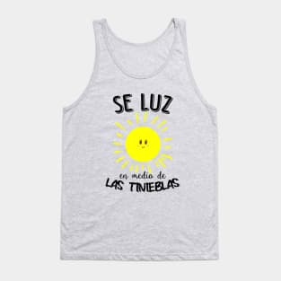 Luz en las tinieblas Tank Top